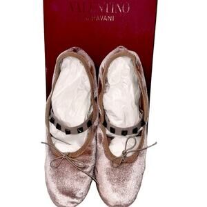 $545 VALENTINO GARAVANI Nude Velvet Ballerina Rockstud Velvet Flats 6.5 - 7/ 37